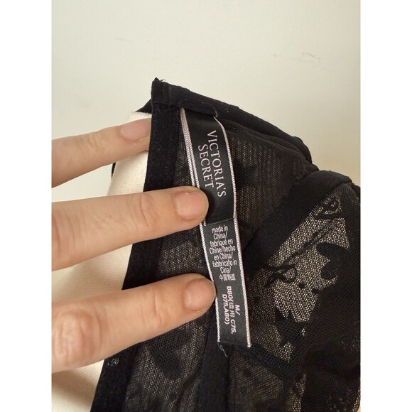 Black Deep V Sheer Lace Victoria Secret Bra Size medium - Picture 7 of 7